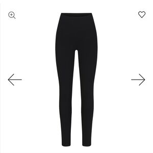 SKIMS OUTDOOR BASICS LEGGINGS (XS)